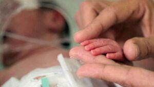 Taxa de mortalidade infantil cai em metade das cidades; 5 t&ecirc;m aumento