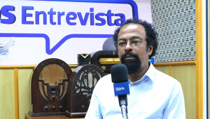 Trajet&oacute;ria do deputado Jos&eacute; Candido &eacute; retratada em livro