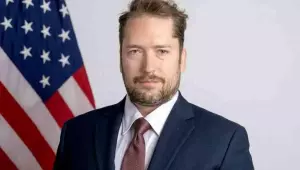 Bolsonaro pede autoriza&ccedil;&atilde;o para receber assessor de Trump na pris&atilde;o