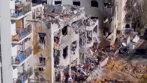 Guerra no Oriente Médio tem mais bombardeios e mortes neste domingo