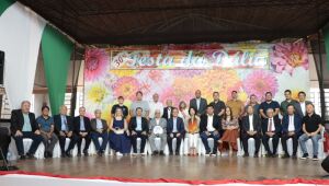 Prefeito entrega selo de patrimônio imaterial do yakisoba à associação Enkyo