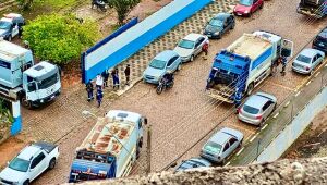 Estacionamento de caminh&otilde;es de coleta gera queixas no Jardim Jap&atilde;o em Suzano