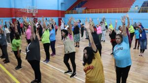 Aula especial de Pilates re&uacute;ne mais de 120 participantes no Portel&atilde;o