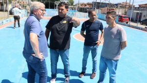 Prefeito acompanha reforma e manutenção das praças do Cruzeiro do Sul