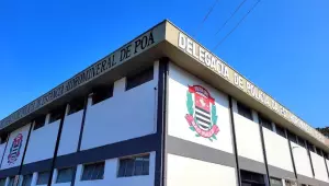 Grupo de adolescentes é apreendido no centro de Poá