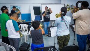 Aulas de música gratuitas no Centro de Arte e Cultura em Ferraz