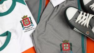 Ferraz começa a realizar entrega dos uniformes para as escolas da rede municipal