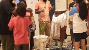 Artista visual com trajet&oacute;ria ligada &agrave; Secretaria de Cultura realiza exposi&ccedil;&atilde;o em Lisboa