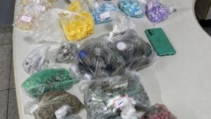 Casa abandonada tinha 3,7 quilos de drogas em Itaqu&aacute;