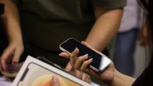 Celulares seguem como alvo f&aacute;cil de criminosos; especialista orienta preven&ccedil;&atilde;o e cobra leis