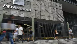 Petrobras destitui diretor de &aacute;rea que vendeu g&aacute;s com 100% de &aacute;gio