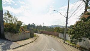 Caseiro &eacute; esfaqueado sete vezes em tentativa de homic&iacute;dio em ch&aacute;cara de Guararema