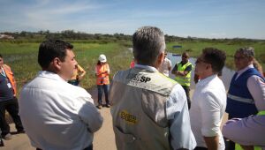 Prefeito vistoria estrada da Duchen com representantes do Estado e refor&ccedil;a pedido por alteamento