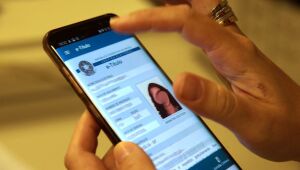 Eleitor tem um m&ecirc;s para regularizar pend&ecirc;ncias e ficar apto a votar