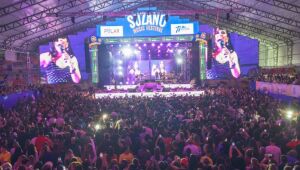 Suzano Music Festival re&uacute;ne 80 mil pessoas e arrecada 40 toneladas de alimentos 