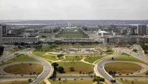 Emendas parlamentares e juros da d&iacute;vida apertam investimentos p&uacute;blicos