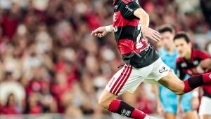 Flamengo reage e vence Santos de virada por 3 a 1 no Brasileirão