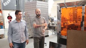 Vice-prefeito visita f&aacute;brica de bebidas na regi&atilde;o do Raffo