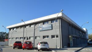 Homem joga carro em cima de moto e é preso por tentativa de homicídio em Mogi