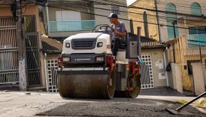 Prefeitura realiza opera&ccedil;&atilde;o tapa-buraco no Tanquinho e refor&ccedil;a manuten&ccedil;&atilde;o vi&aacute;ria