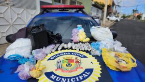 GCM de Itaqu&aacute; descobre casa-bomba com 2,4 mil entorpecentes no Jardim Amazonas