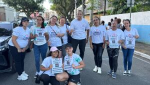 Grupo 'Mães que Protegem' faz manifestação pacífica sobre segurança nas escolas