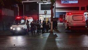 Homem morre ap&oacute;s ser baleado em adega em Aruj&aacute;