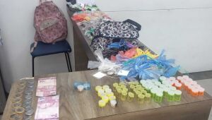 Mulher &eacute; presa com 1,6 kg de drogas em Mogi