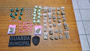 GCM apreende mais de mil por&ccedil;&otilde;es de drogas nesta semana em Suzano