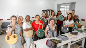 Oficina de macram&ecirc; em Ferraz usa objetos do cotidiano como m&eacute;todo de gera&ccedil;&atilde;o de renda