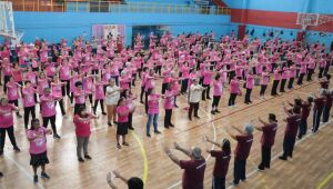 Portel&atilde;o tem encontro especial de Dia das M&atilde;es com 370 praticantes de Lian Gong