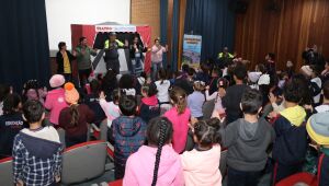 Teatro de Fantoche orienta mais de 500 alunos da rede municipal sobre segurança no trânsito