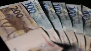 Renda m&eacute;dia das fam&iacute;lias chega a R$ 2.264 e &eacute; recorde em 2025