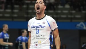 Suzano Vôlei renova contrato do líbero Taichi