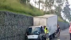 Uma pessoa morre e outra fica ferida em acidente na Ayrton Senna