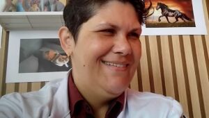 Psicanalista e escritora Claudia Cristina lança curso on-line inspirado em obra sobre amor-próprio