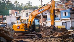Obras na Rua Luiz Pereira da Silva alteram tr&acirc;nsito no Jardim das Flores