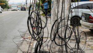 Fiscaliza&ccedil;&atilde;o integrada identifica irregularidade em instala&ccedil;&atilde;o de fia&ccedil;&atilde;o na Rua Iijima