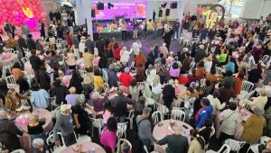 Poá reforça valorização da melhor idade com almoço especial de Dia das Mães