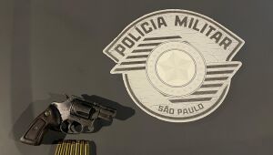 Homem &eacute; preso ap&oacute;s bater em viatura da pol&iacute;cia enquanto dirigia b&ecirc;bado em Ferraz