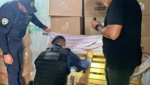 GCM de Itaquá apreende R$ 130 mil em mercadorias no Kemel; um homem foi preso