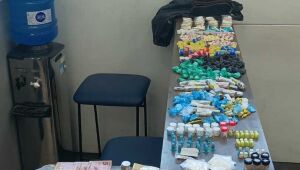 Trio é preso com mais de 1kg de drogas em Mogi