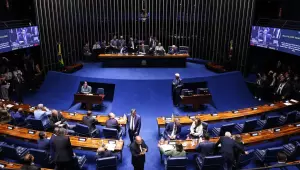 Alcolumbre trava tramitação da PEC do fim da 6x1 no Senado