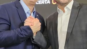 André do Prado lança pré-candidatura em evento com Flávio Bolsonaro e governador
