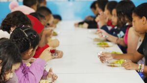Almoço nas férias: cadastro para alimentação durante o mês de julho nas escolas estaduais de SP come