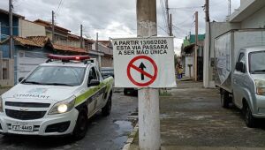 Vias paralelas à avenida Roberto Simonsen passam a ser de mão única no Jardim dos Ipês