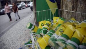 Vendas de produtos relacionados à Copa do Mundo crescem em Suzano