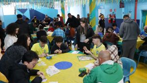 Portel&atilde;o re&uacute;ne mais de 120 pessoas em evento de troca de figurinhas
