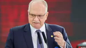 Fachin defende STF após Itália apontar parcialidade no caso Zambelli