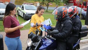 Transporte realiza 'Pit Stop Educativo' para conscientizar motociclistas no trânsito